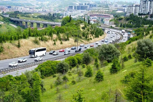 Kocaeli'de Bayram Dönüşü Şaşırtan Trafik Akıcılığı: Uzmanlar Yeni Normali Değerlendiriyor