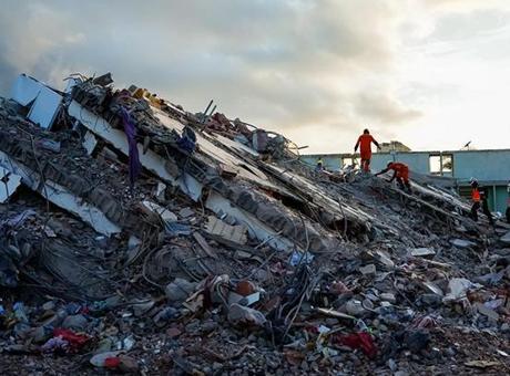 Venezuela’yı vuran depremlerde ölü sayısı 3 bin 685’e yükseldi