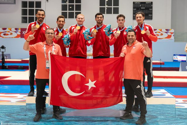Akdeniz Oyunları'nda İzmirli milli cimnastikçiler 238.400 puanla altın madalya kazandı