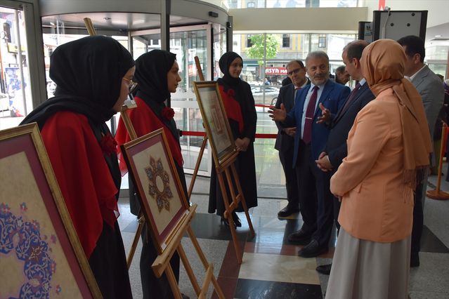 Karadeniz'in Kalbinde Sanatın Yeniden Doğuşu: Trabzon'da 'Yağmur'un Ardından' Sergisi Gönüllere Dokundu
