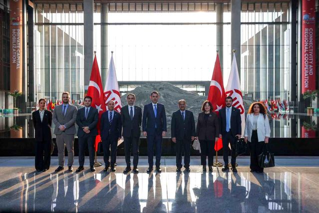 Bakan Kurum Pekin'de İklim Temasları