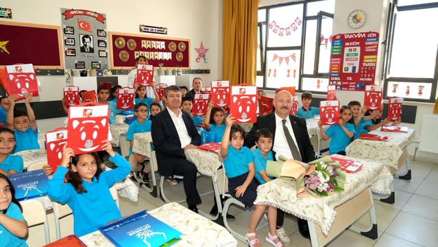 Adıyaman'da Eğitim Yılı Coşkuyla Son Buldu: 154 Bini Aşkın Öğrenci Yaz Tatiline Merhaba Dedi