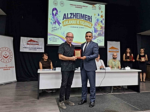 Tunceli'de Alzheimer paneli, hasta yakınlarının bakım zorluklarını ele aldı