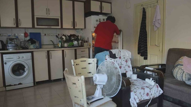 Hastaneden eve dönen Barış Özbay yeniden telefona gömüldü: "İstesem düzelirim ama istemiyorum"