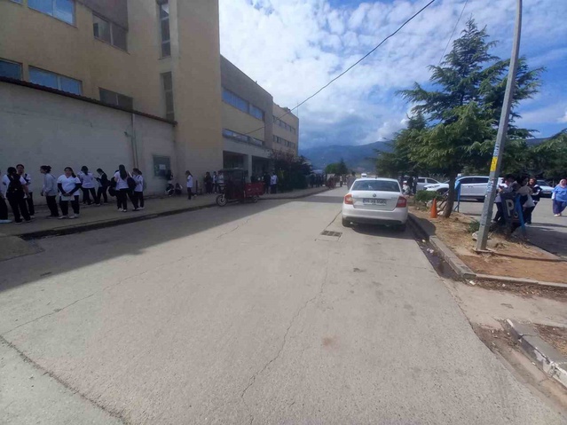 Gaziantep İslahiye Devlet Hastanesi'nde elektrik odası yangını tahliyeye yol açtı