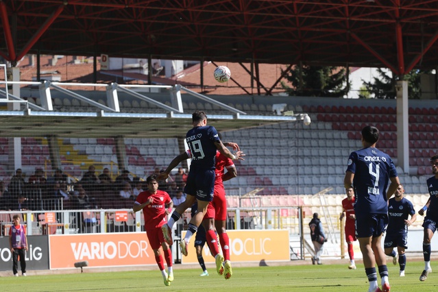 Boluspor, 1'inci Lig'de Antalyaspor'a 68'inci dakikada gol yiyerek 1-0 yenildi