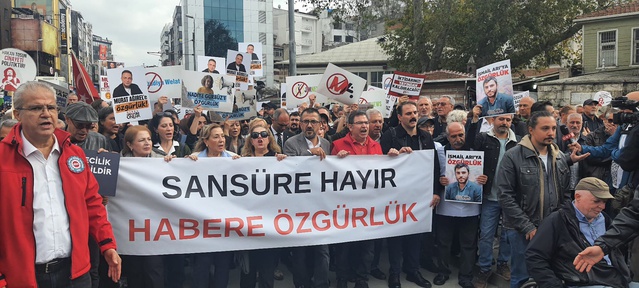 Basın Özgürlüğü İçin Kadıköy'de Geniş Katılımlı Kalkan: TELE 1 Kayyımının Yıl Dönümünde Gazetecilere Destek Yürüyüşü